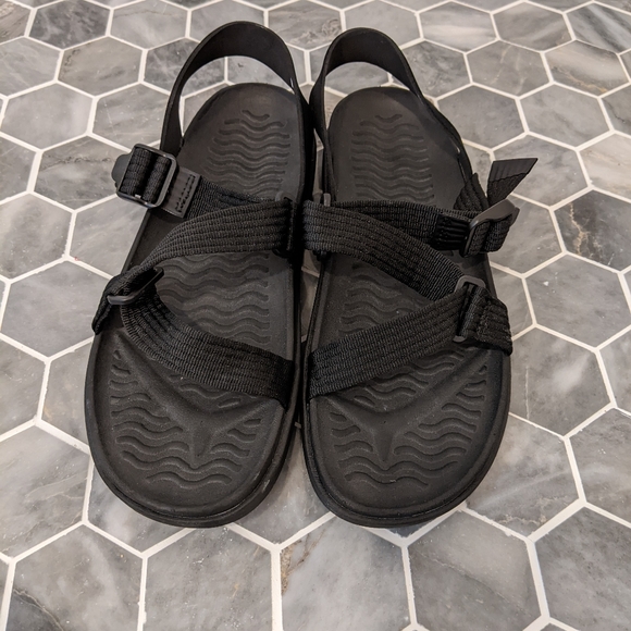 Native Shoes Men's Black Strappy Zurich Sandals - Picture 4 of 7